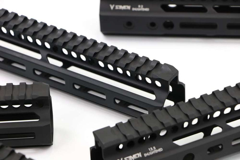 【在庫あり】V7 2099 ENLIGHTENED M-LOK HANDGUARD 13.5